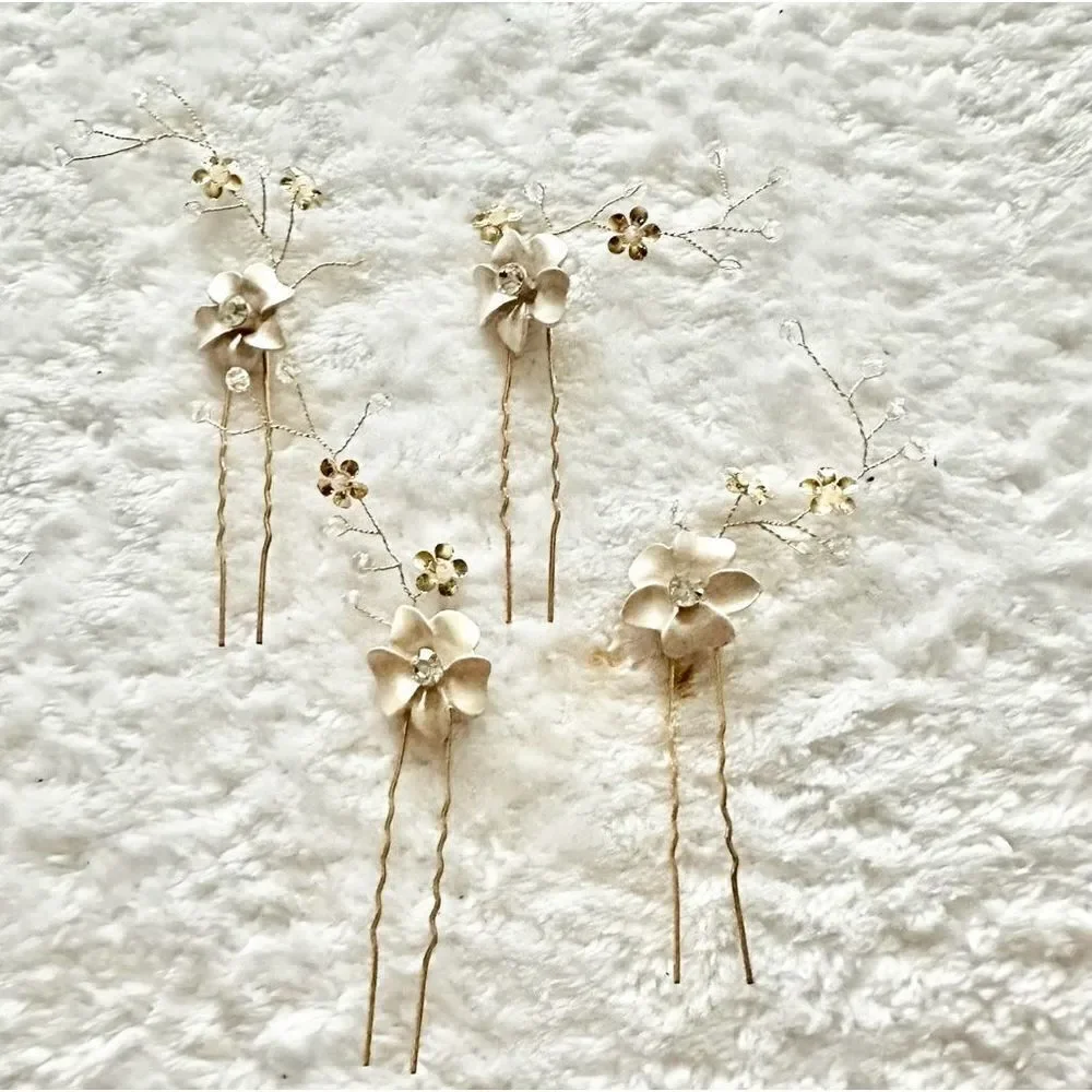 Dainty flower hair pins set of 4